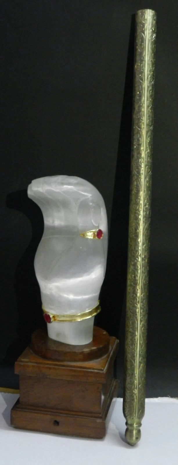 INCREDIBLE RARE JADE STONE BACK SCRATCHER with BRASS STAND 2 SEMI PRESIOUS STONE