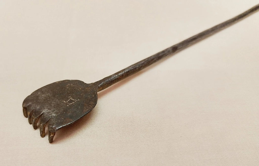 Rare Vintage Iron Back Scratcher Collectible.