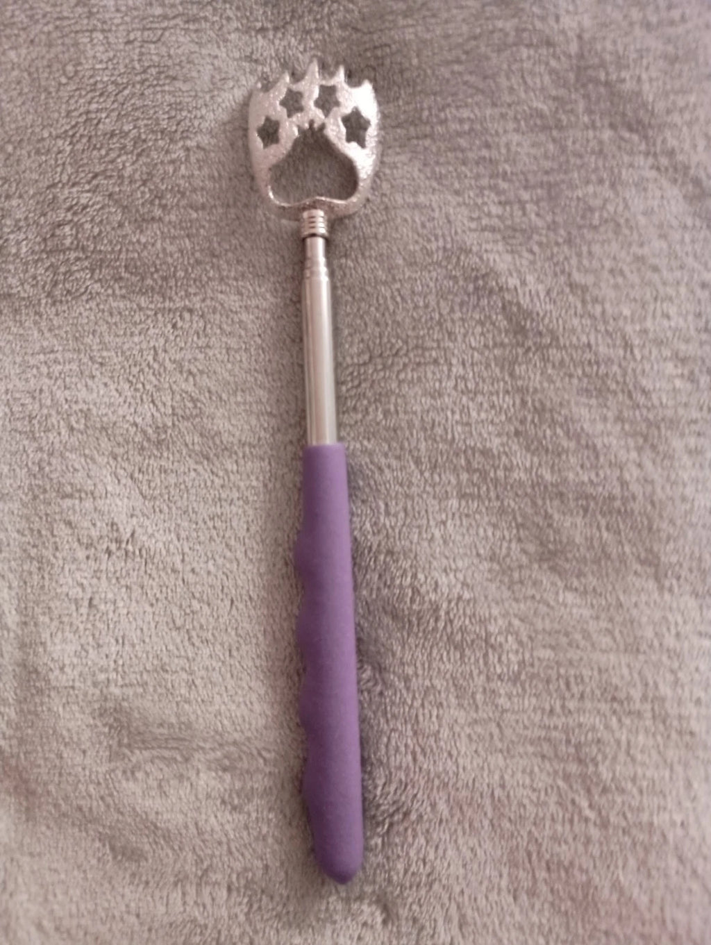 back scratcher with telescoping handle