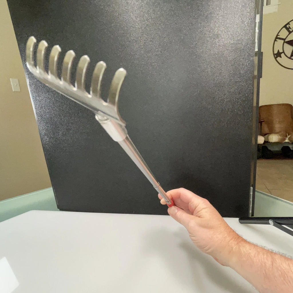 🔴 MAKE OFFER ‼️ back scratcher or tiny rake ‼️