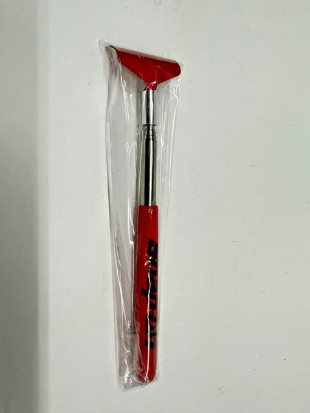 Snap on back scratcher