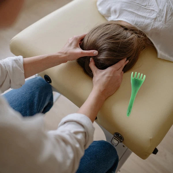 2 Pcs Head Therapy Comb Massage Claw Scalp Scratcher Massager Resin Miss Tool