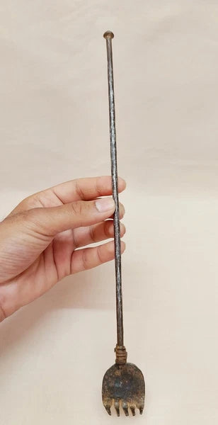 Rare Vintage Iron Back Scratcher Collectible.