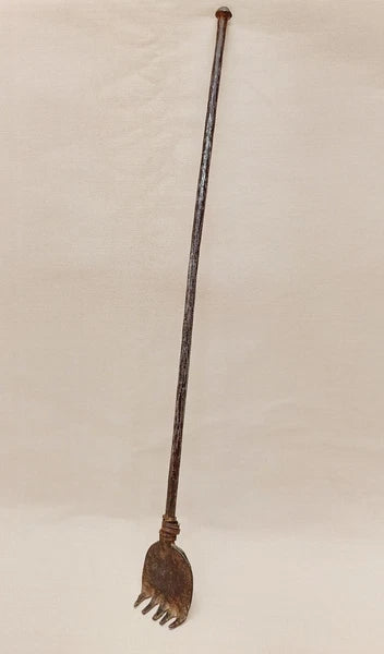 Rare Vintage Iron Back Scratcher Collectible.